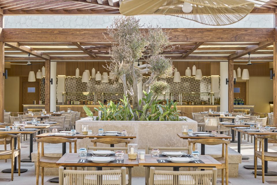 6562_JAZ ALMAZA BLU_Manara Main Restaurant 2