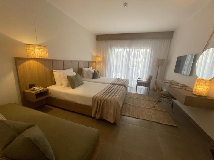 alamza-blue-hotel (10)