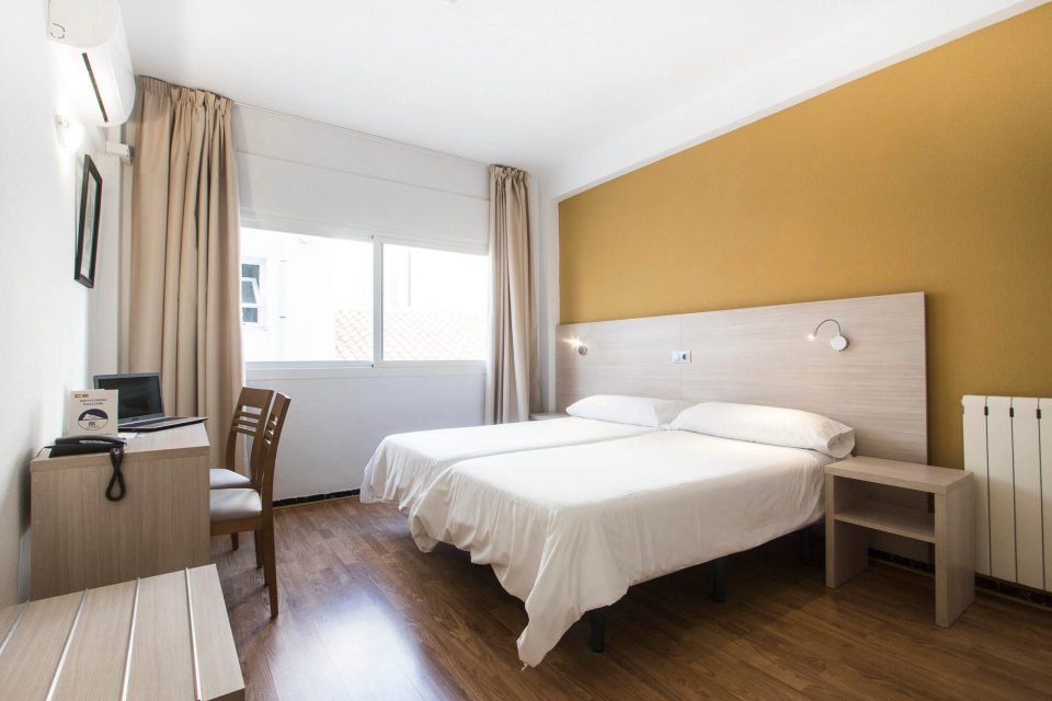 2-foto-habitacion-estandar-scaled-1
