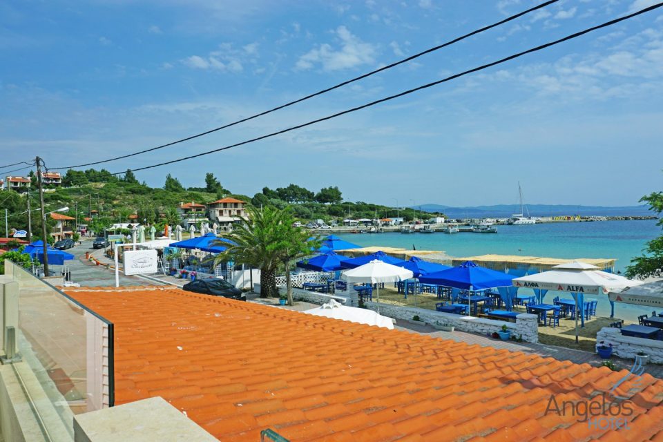 Angelos-hotel-ispred-hotela