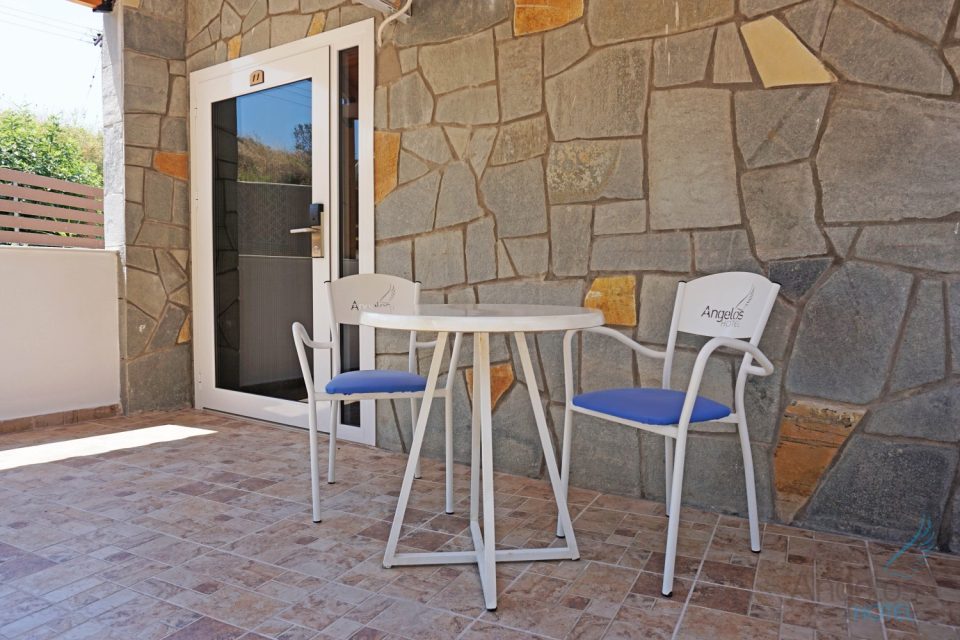 Angelos-hotel-terasa-sobe