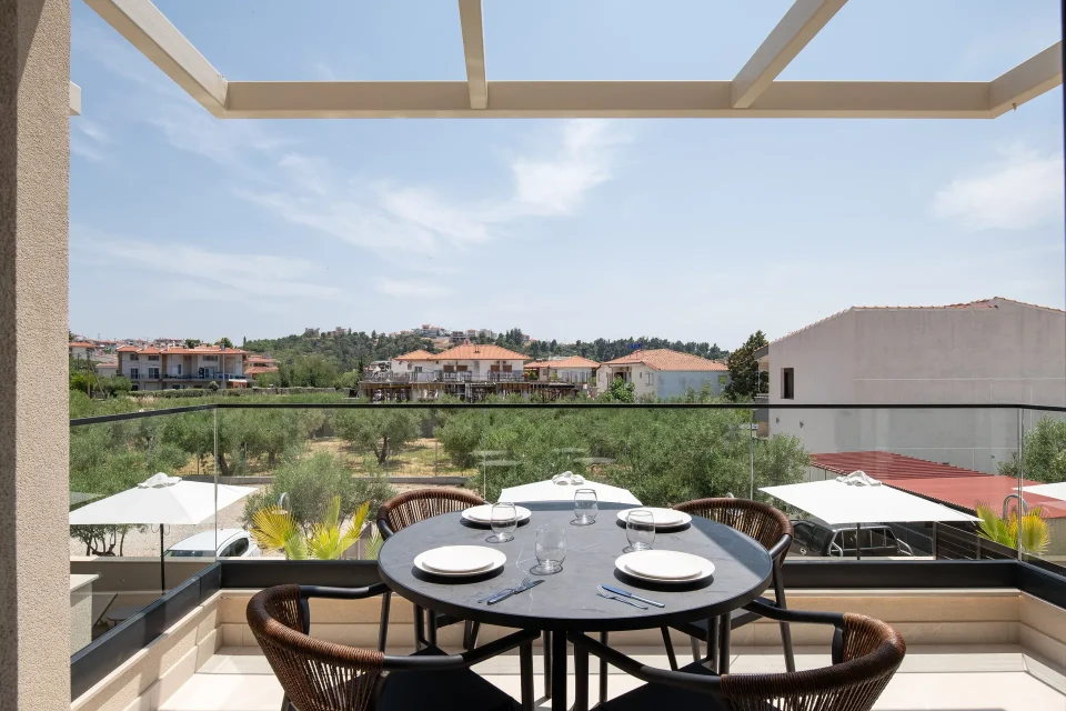 Vista Luxury Suites – Duplex Suite -balcony