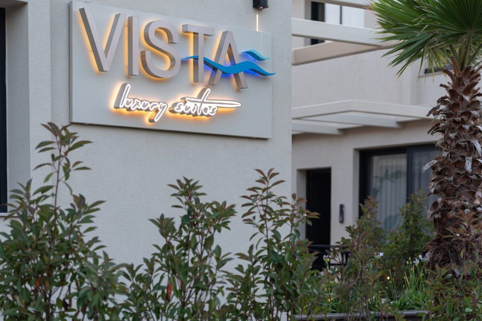Vista Luxury Suites – logo